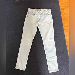 NEW LISTING ✨ Levi’s Light Wash 311 Shaping Skinny Jeans